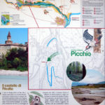 Tabella Parco Regionale Fluviale del Trebbia a Rivalta presso il Castello di Rivalta
