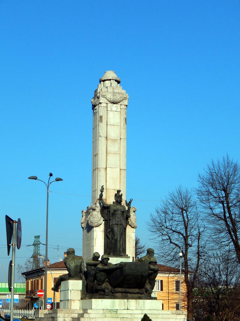 Porta Nord di Piacenza, Piazzale Milano: Monumento ai Pontieri